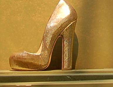 Jelske Peterson Gold Pumps