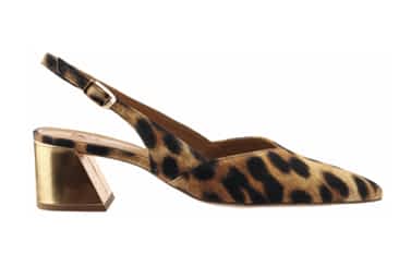 Animal-Prints sind echte Fashion-Klassiker, die sich jede Saison neu erfinden. Während der ikonische Leoprint weiterhin für zeitlose Eleganz sorgt, bekommt er im Frühjahr/Sommer 2026 aufregende Gesellschaft: Kuh-Prints (Cow-Prints) 